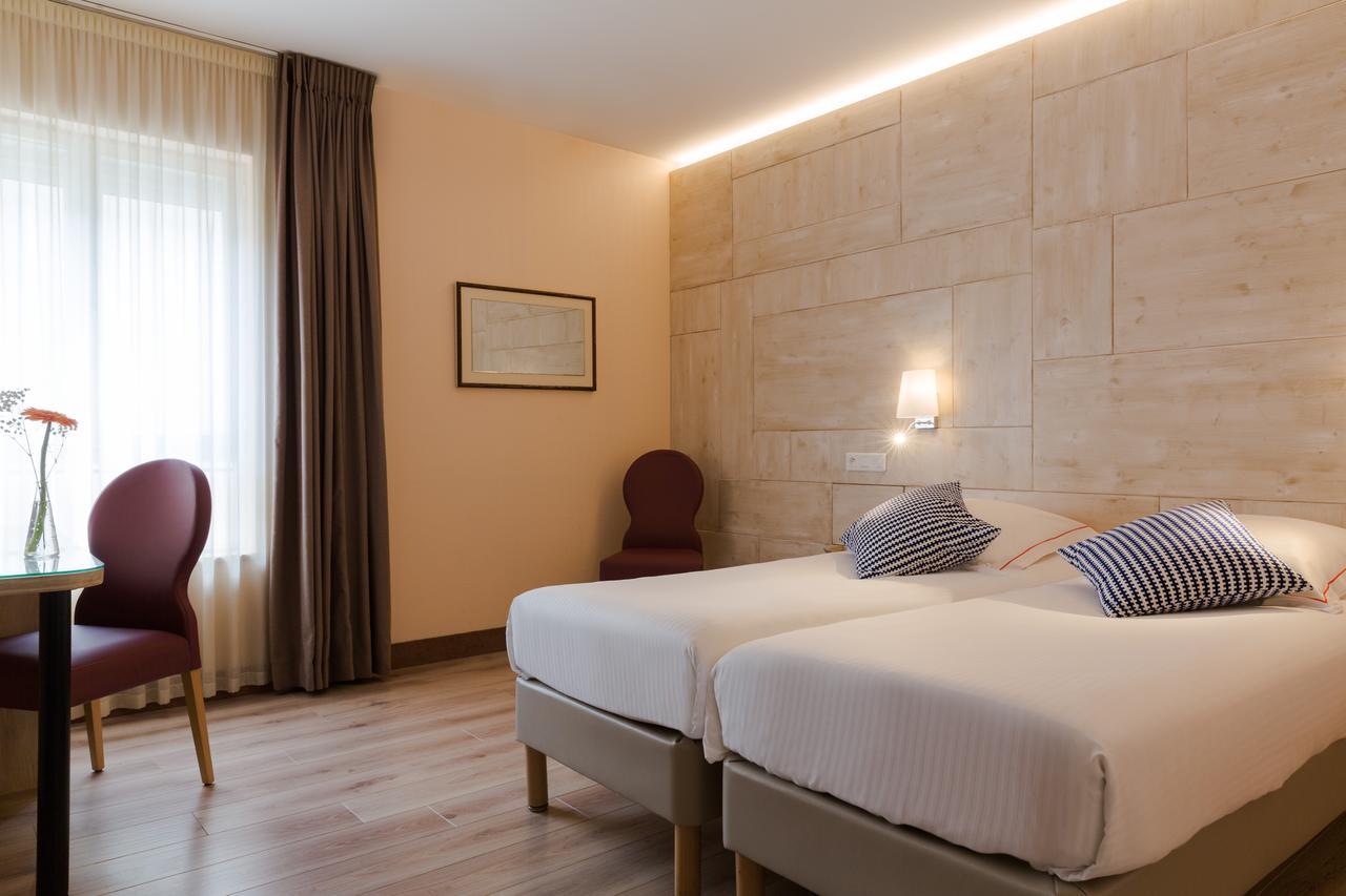 ดิ ออริจินัล บูทิก โฮเทล อาลิเซ เอวีย็อง-เล-แบ็ง Hotel เอวิยงเลบานส์ ภายนอก รูปภาพ